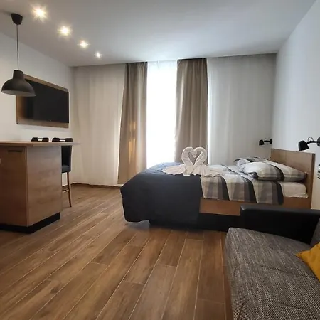 Imperial Residences West * Fiume