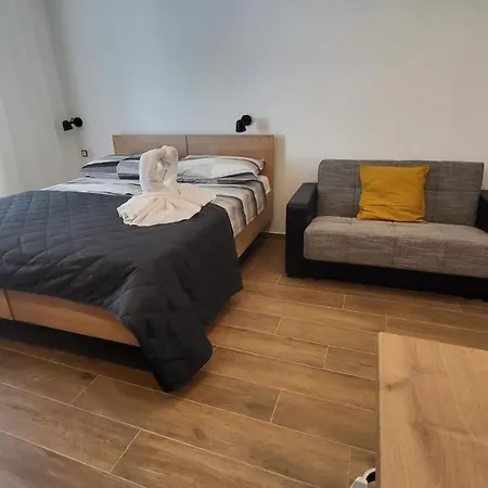 Imperial Residences West