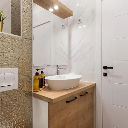 Imperial Residences West Fiume